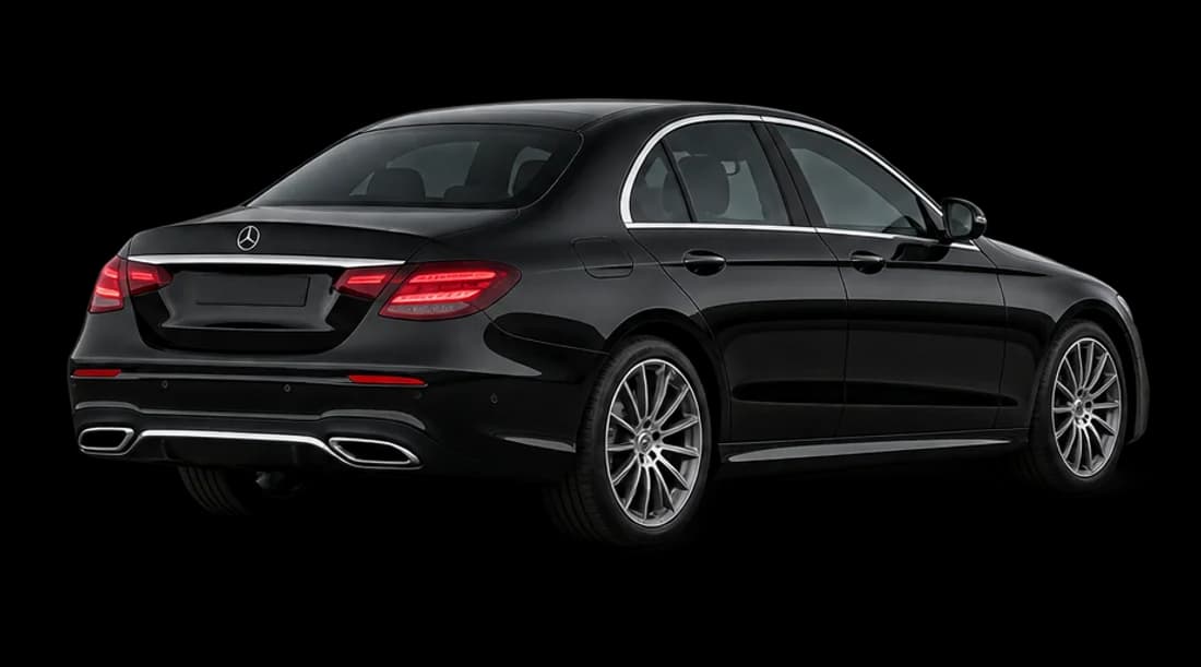 Mercedes-Benz E-Klasse oder ähnlich in der hinteren Dreiviertelansicht – illustrative Darstellung